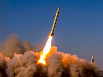 دنیای موشک، کماندو و تحقیر